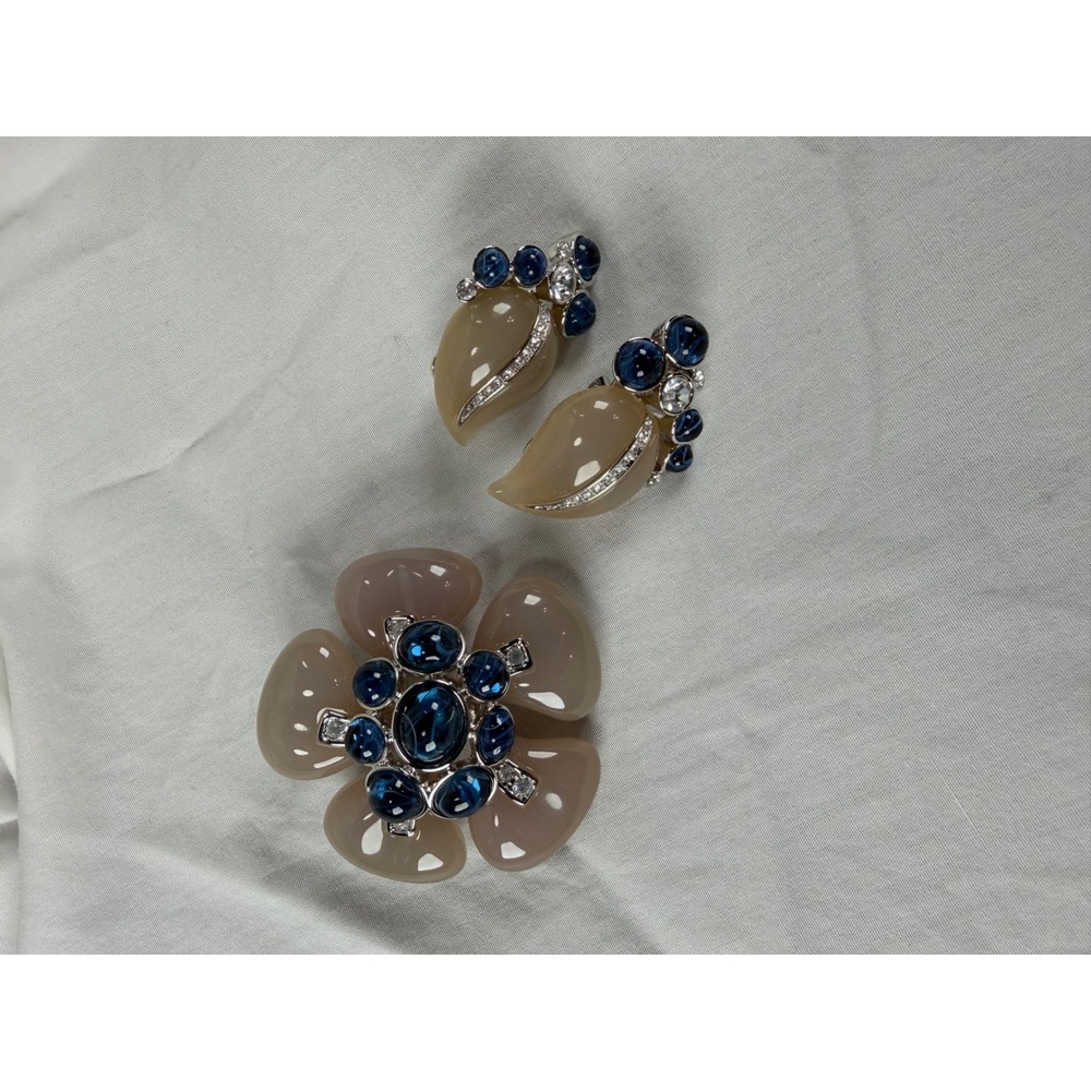 Vintage KJL Kenneth Jay Lane Lucite Flower Brooch Clip Earrings Set Signed